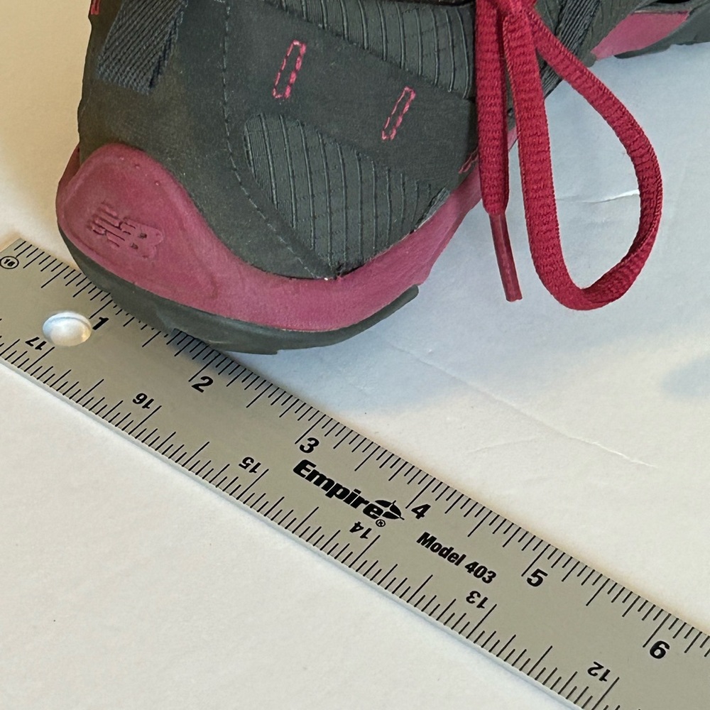 New Balance Minimus Vibram Women's Gray and Burgundy Lace-Up Sneakers - Picture 8 of 8